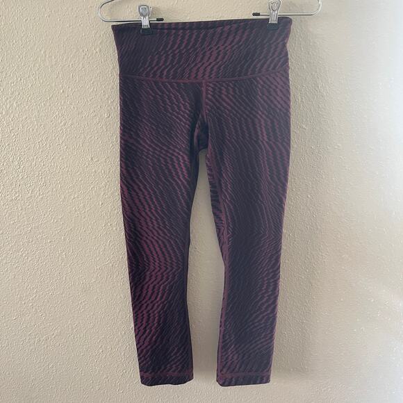 Lululemom Wunder under crop high rise Shifted horizon grape - Picture 2 of 8